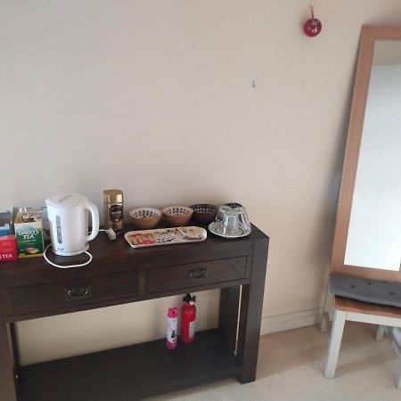 Crescent Apartments Homestay Cork Dış mekan fotoğraf