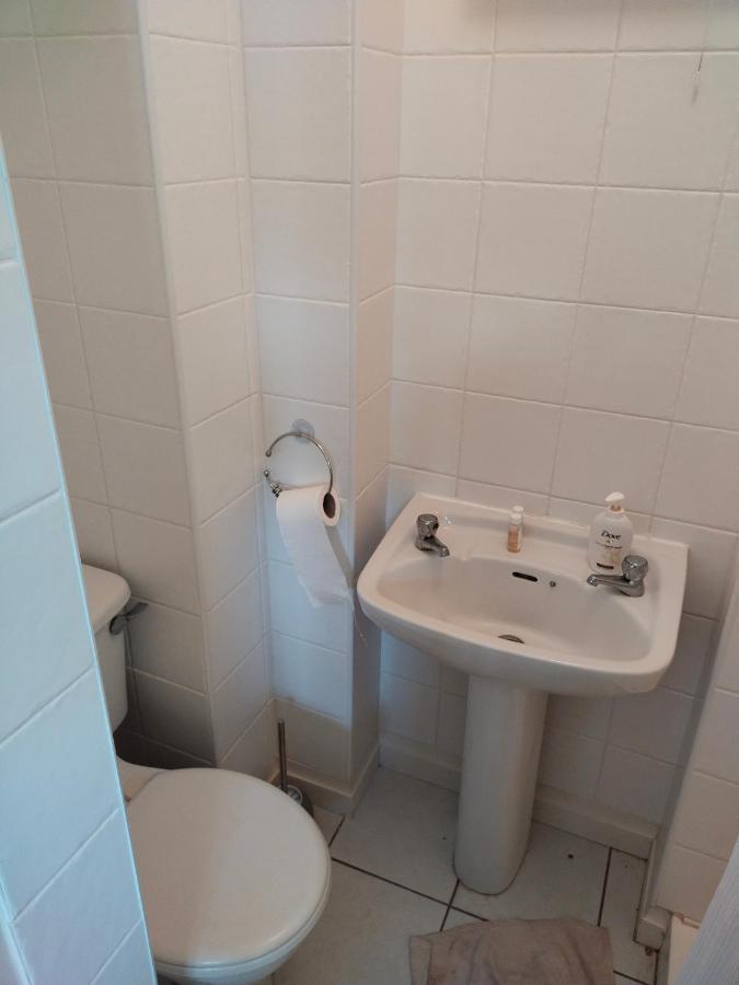 Crescent Apartments Homestay Cork Dış mekan fotoğraf