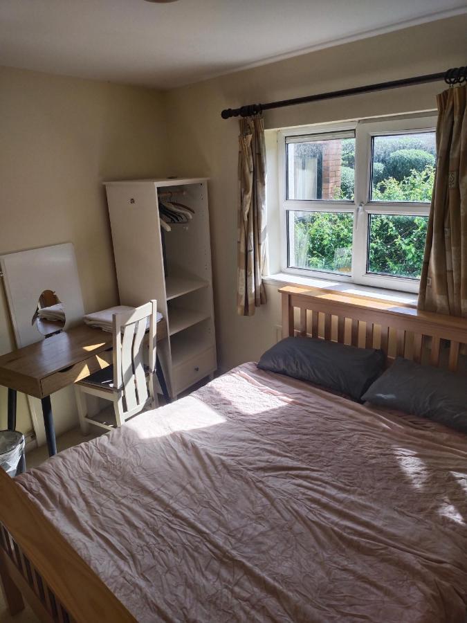 Crescent Apartments Homestay Cork Dış mekan fotoğraf